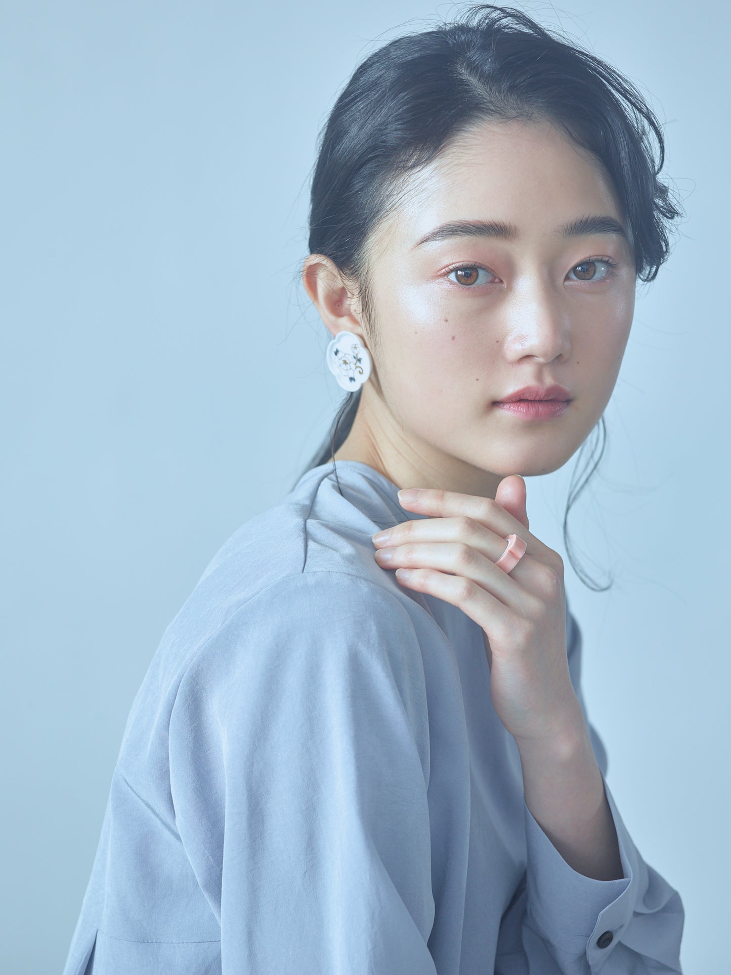 01 絵付 牡丹/Peony Mokkou Earrings - White